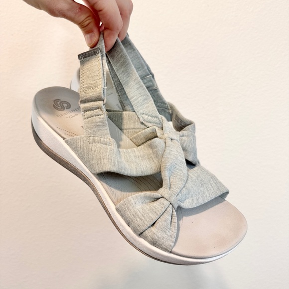 Clarks Cloudsteppers Arla Belle Gray Jersey Sport Comfort Sandals Sz 8 - Picture 1 of 10